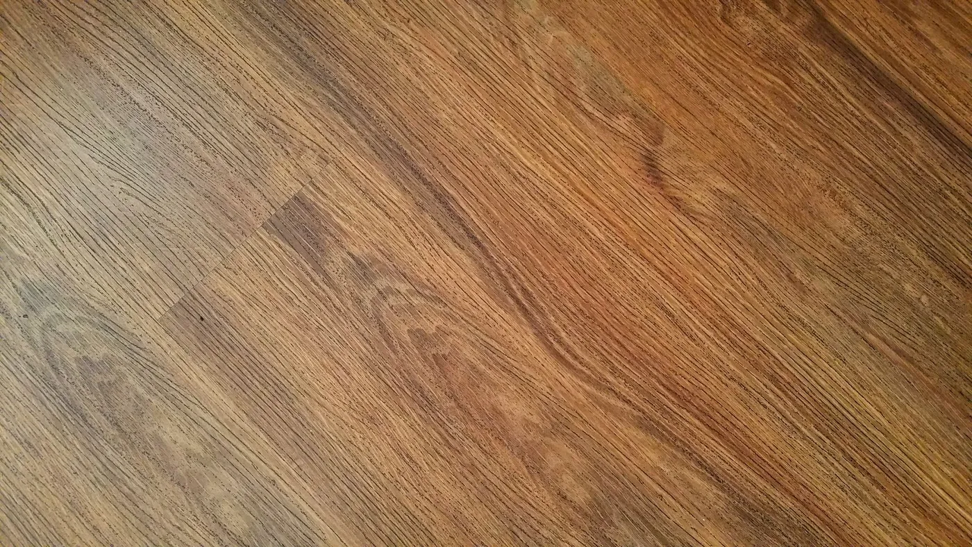 Detail teplé dřevěné podlahy zblízka
