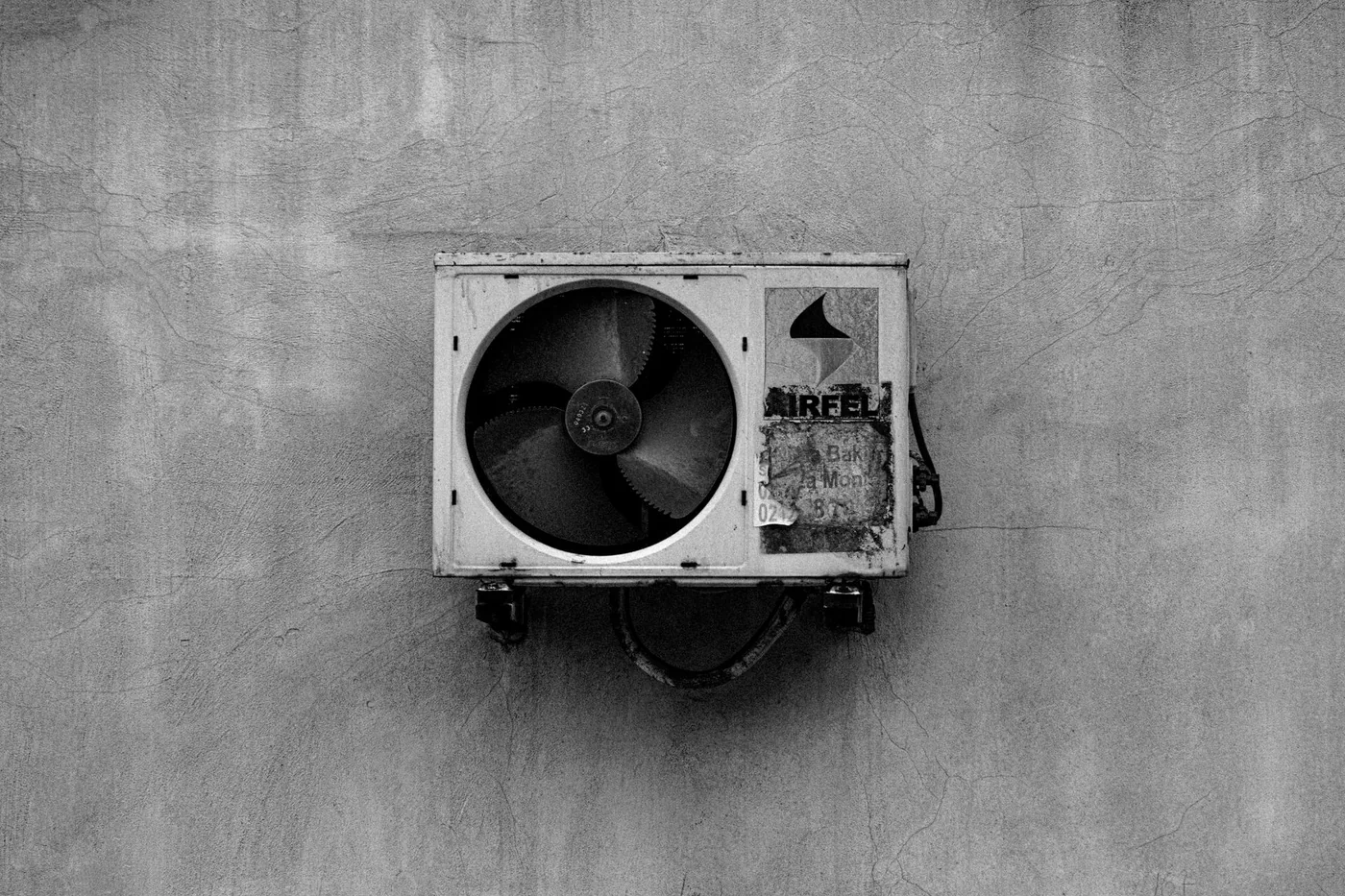 Detail ventilátoru staré venkovní jednotky klimatizace