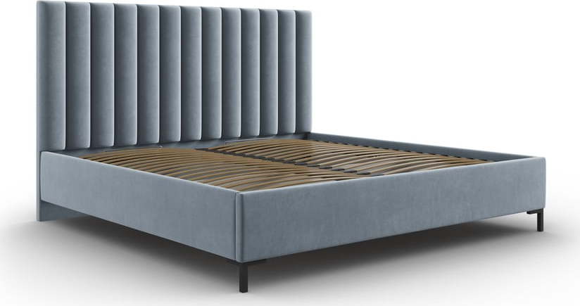 Světle modrá čalouněná dvoulůžková postel s úložným prostorem s roštem 180x200 cm Casey – Mazzini Beds